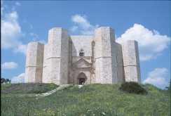 031021casteldelmonte1.jpg